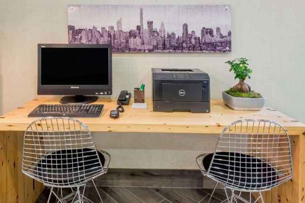 Wyndham Garden LaGuardia South image 5